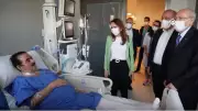 Kılıçdaroğlu, Hastanede Tedavi Gören İbrahim Tatlıses'i Ziyaret Etti