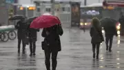 Meteoroloji'den İstanbul ve 12 İl İçin Yağış Uyarısı: Sıcaklıklar Düşüyor