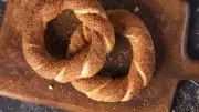 Pastaneleri Kıskandıran Ev Yapımı Çıtır Simit Tarifi: Dışı Susam Şöleni İçi Pufidik