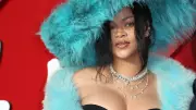 Rihanna 200 Milyonluk Satışla Müzik Tarihine Geçti