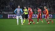 Trabzonspor-Galatasaray Maçı Sonrası Saha Karıştı, Abdülkerim Bardakcı Kırmızı Kart Gördü