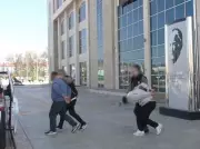 Uşak'ta Narkotik Operasyonu: 5 Gözaltı, 3 Tutuklama, Çok Sayıda Silah Ele Geçirildi