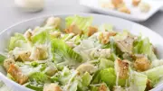 Yazın Favorisi Olacak Tavuklu Sezar Salata Tarifiyle Formda Kalın