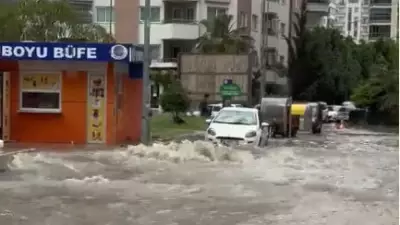 Adana'da Şiddetli Sağanak ve Dolu Hayatı Felç Etti