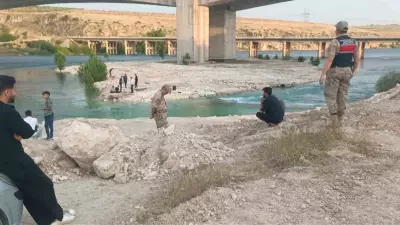 Adıyaman'da Piknikçiler Nehirde Mahsur Kaldı, Kurtarıldı
