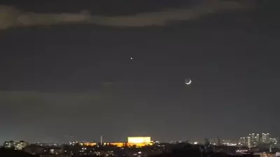Ankara semalarında ay yıldızlı görsel şölen