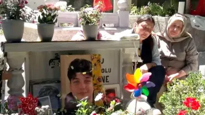 Atlas'ın mezarı bayramda annesinin gözyaşlarıyla ıslandı, adalet çağrısı