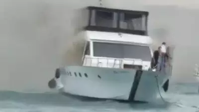 Beşiktaş Bebek Sahili Açıklarında Teknede Yangın Çıktı