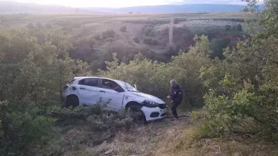 Bingöl'de Şarampole Yuvarlanan Otomobilde 5 Yaralı