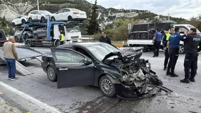 Burdur'da Zincirleme Kazada 2'si Çocuk 5 Kişi Yaralandı
