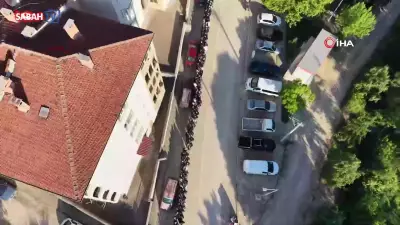 Bursa'da 60 yıllık bayramlaşma geleneğinde 1 kilometrelik kuyruk