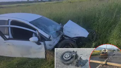 Bursa'da feci kaza: Otomobil elektrik direğine saplandı, 4 yaralı