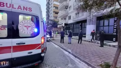 Cam silerken 4. kattan düşen kadın olay yerinde can verdi