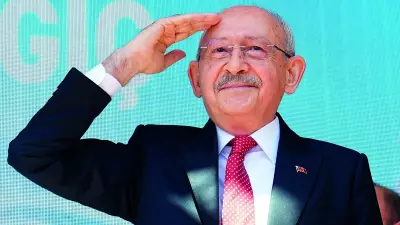 CHP'de bölünme derinleşiyor: Kılıçdaroğlu ve Özel aynı saatte ayrı programlarda