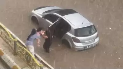 Edirne'de sel felaketi: Araçlar su altında kaldı, vatandaşlar zor anlar yaşadı