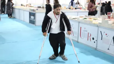 Engelleri kalemiyle yıktı! Okula gitmeden 3 roman yazdı