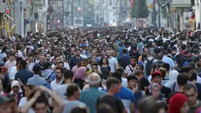 Evlenmeyen bireylerin %70'i ailesiyle yaşıyor: TÜİK aile istatistikleri
