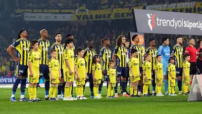 Fenerbahçe'de Yaprak Dökümü: 10 Futbolcu Satış Listesinde