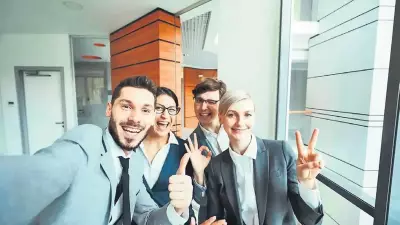 Fotoğraftan parmak izi çıkarıyorlar! Cep telefonlarında korkutan yeni risk