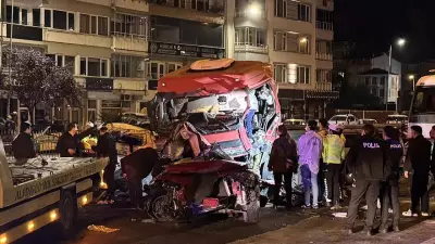 Giresun'da TIR iki otomobile çarptı: 5 ölü, 6 yaralı