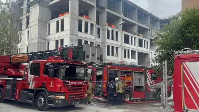 Güngören'de okul inşaatındaki işçi konteynerleri küle döndü