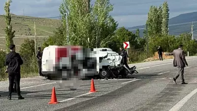 Kayseri'de İki Araç Çarpıştı: 1 Ölü, 2 Yaralı