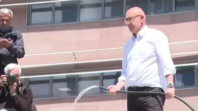 Mahmut Tanal'dan CHP Genel Merkezi'nde hortumlu provokasyon
