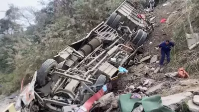 Nepal'de Otobüs Şarampole Yuvarlandı: 4 Ölü, 26 Yaralı