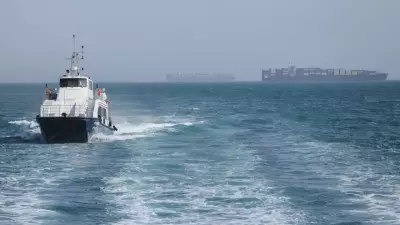 İran'dan Hürmüz Boğazı'nda geçişler için izin şartı ve askeri gemilere tehdit
