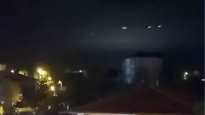Sakarya'da Gökyüzünde Görülen Işıklar Merak Uyandırdı, Bir Süre Sonra Gözden Kayboldu