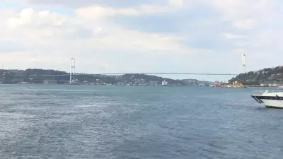 İstanbul Boğazı'nda yat yarışı heyecanı: Transit gemi geçişleri kapatıldı