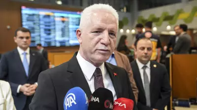 İstanbul Valisi Gül, 112 Acil Çağrı Merkezi'ni ziyaret etti