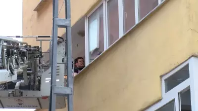 Sultangazi'de annesini rehin alan şüpheli polis tarafından yakalandı