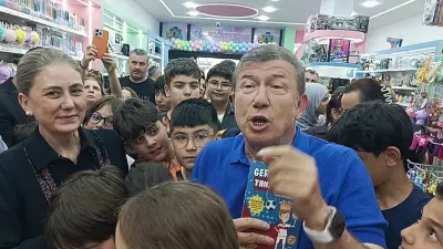 Tanju Çolak'tan Galatasaray yönetimine şampiyonluk kutlamaları için sitem