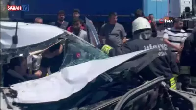 Tekirdağ'da feci kaza: İki tır arasında kalan araç hurdaya döndü