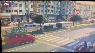 Trabzon'da yaya geçidinde motosiklete otomobil çarptı: Kaza kamerada
