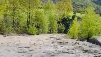 Yeşilırmak Taştı, HES Yolu Çöktü: Ulaşım Kapandı