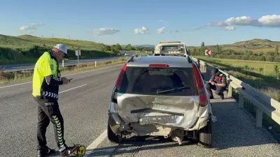 Yozgat'ta hafif ticari araç ile otomobil çarpıştı: 8 yaralı