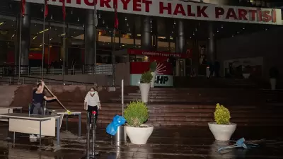 Özgür Özel ve Ekibi CHP'de Her Yolu Deniyor