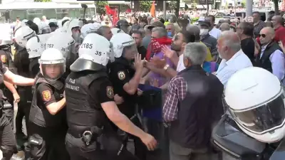 Özgür Özel İzmir Mitinginde Konuşuyor: Polis Müdahalesiyle Gerginlik
