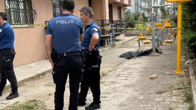 İzmir'de Eşiyle Cam Silen Yaşlı Adam 4. Kattan Düşerek Hayatını Kaybetti