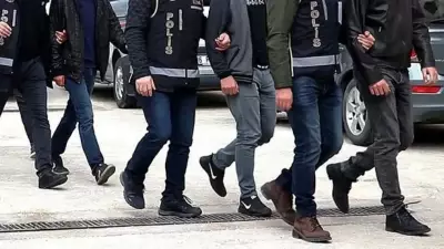 İzmir'de FETÖ operasyonu: 9 şüpheli gözaltına alındı