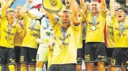 40 yaşındaki Podolski Polonya Kupası'nı kazanarak tarih yazdı