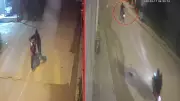 Adana'da akılalmaz hırsızlık! Motosikleti sürükleyerek kaçırmaya çalıştılar
