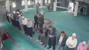 Adana'da camide namaz kılarken kalp krizi geçiren yaşlı adamı imam kurtardı