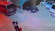 Adana'da silahlı saldırı anı: Tabanca tutukluk yapınca panik yaşadı