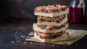 Ahududulu Crumble Tarifi: Kıyır Kıyır Lezzet Şöleni