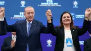 AK Parti'ye katılımlar: Afyonkarahisar ve Dinar belediye başkanları rozetlerini taktı
