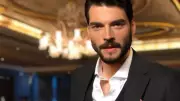 Akın Akınözü Aşk Orucunu Bozdu, Konserde Yeni Sevgilisiyle Görüntülendi