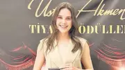 Alina Boz'a 'Yılın Umut Veren Kadın Oyuncusu' Ödülü